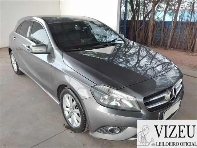 MERCEDES-BENZ A200 Urban 1.6 DCT Turbo 2015